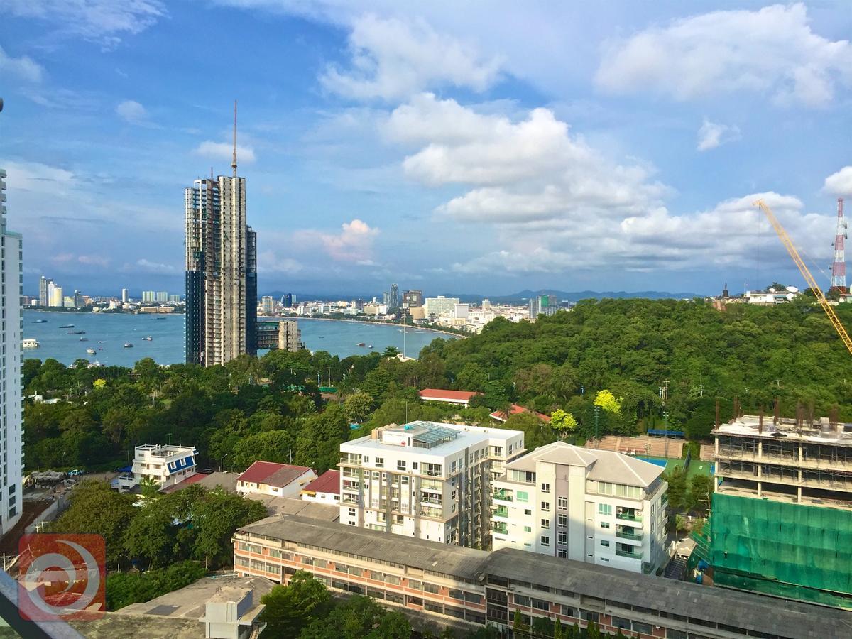 The Cliff Apartment Pattaya Exterior photo