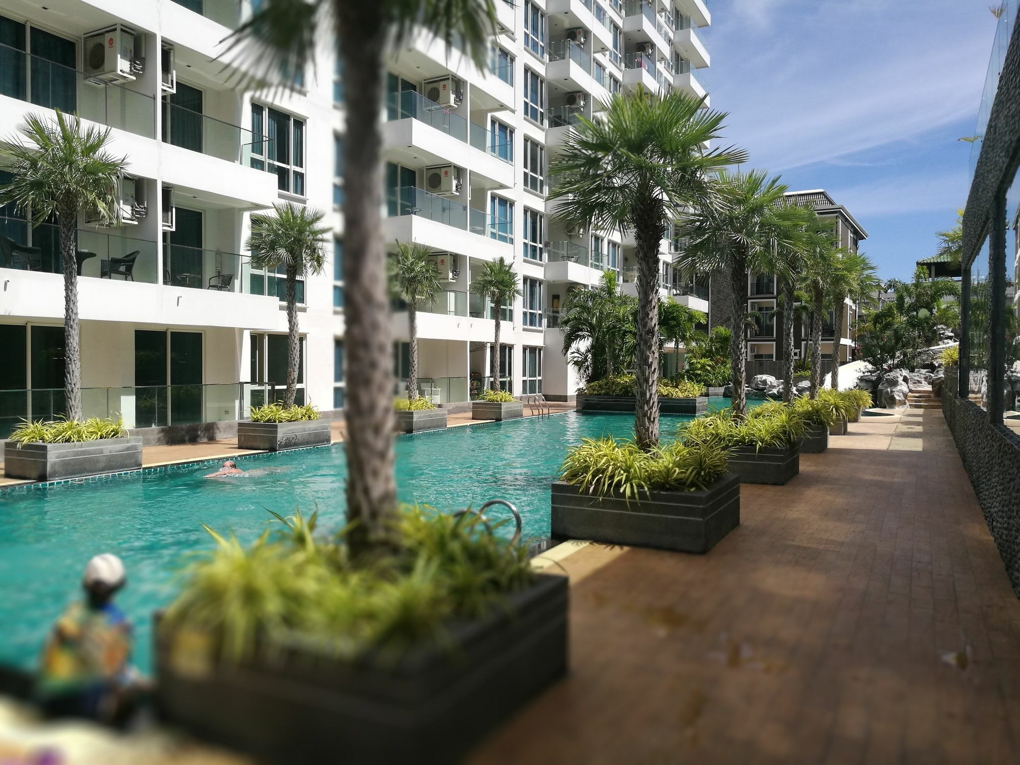 The Cliff Apartment Pattaya Exterior photo