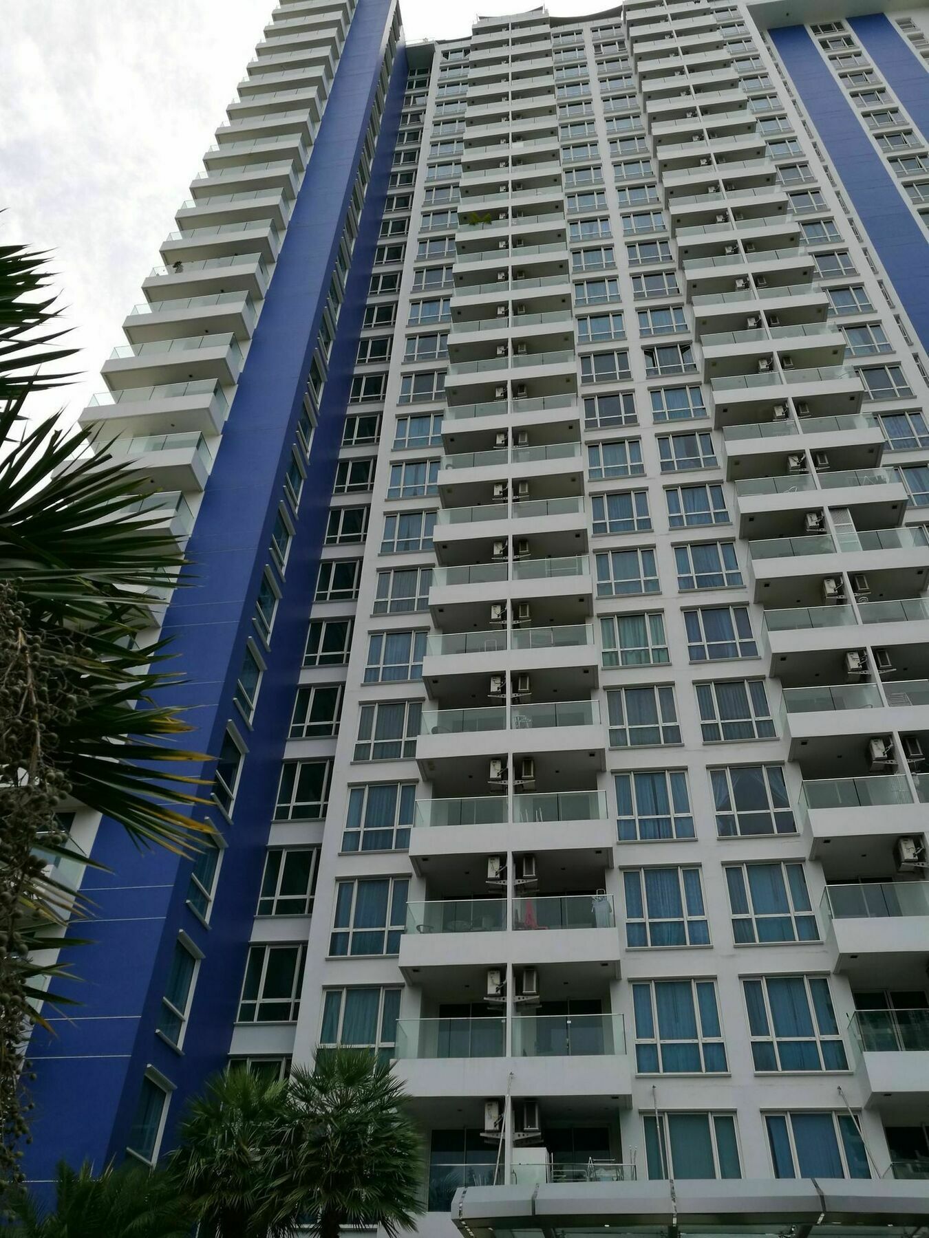 The Cliff Apartment Pattaya Exterior photo